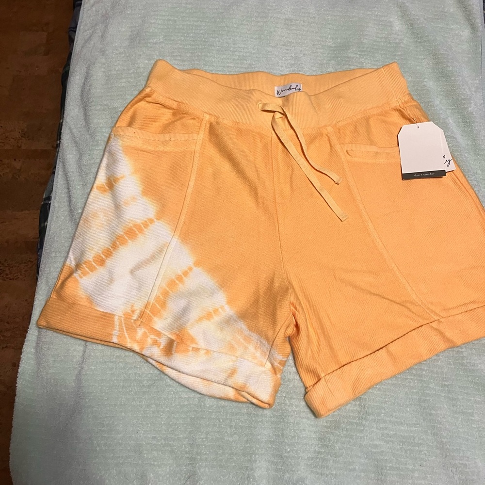Wonderly Shorts